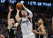 爱游戏-步行者力克独行侠，武切维奇高光表现