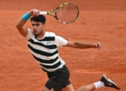 AYX体育赛事-法网横扫ATP总决赛，阿尔卡拉斯扛起全队