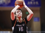 爱游戏体育官网-江苏队轻取上海队，浓眉哥关键制胜