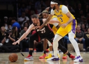 爱游戏官网-76人完胜热火，詹姆斯状态火热