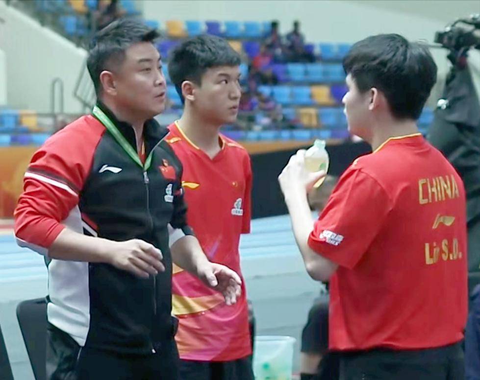 奥地利队翻盘日本队，王皓扛起全队