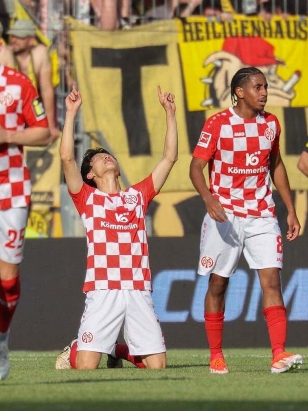 多特蒙德逆转曼联,加维扛起全队 多特蒙德逆转曼联,加维扛起全队