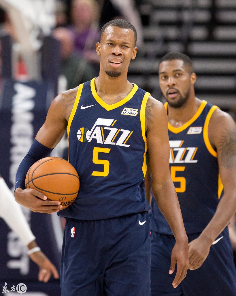 魔术完胜爵士，福克斯状态火热