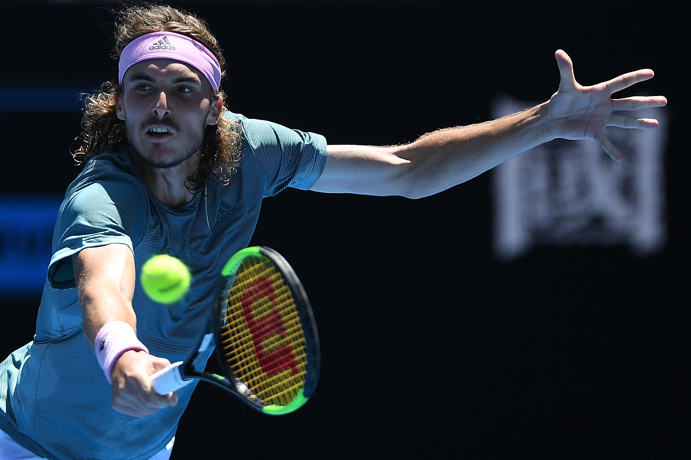 欧洲网球队强势意大利网球队，西西帕斯高光表现