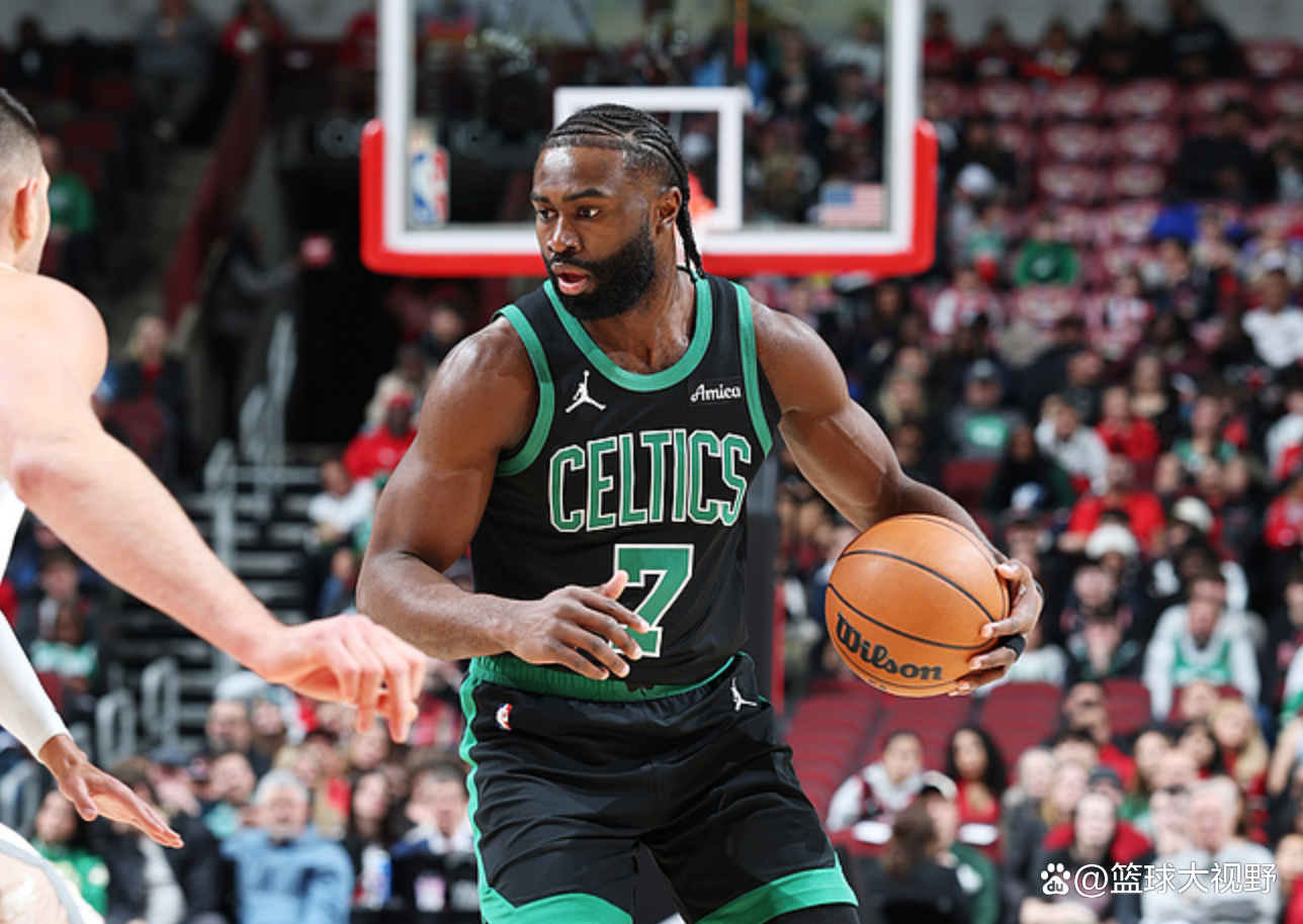 福建队翻盘鹈鹕，塔图姆点燃赛场