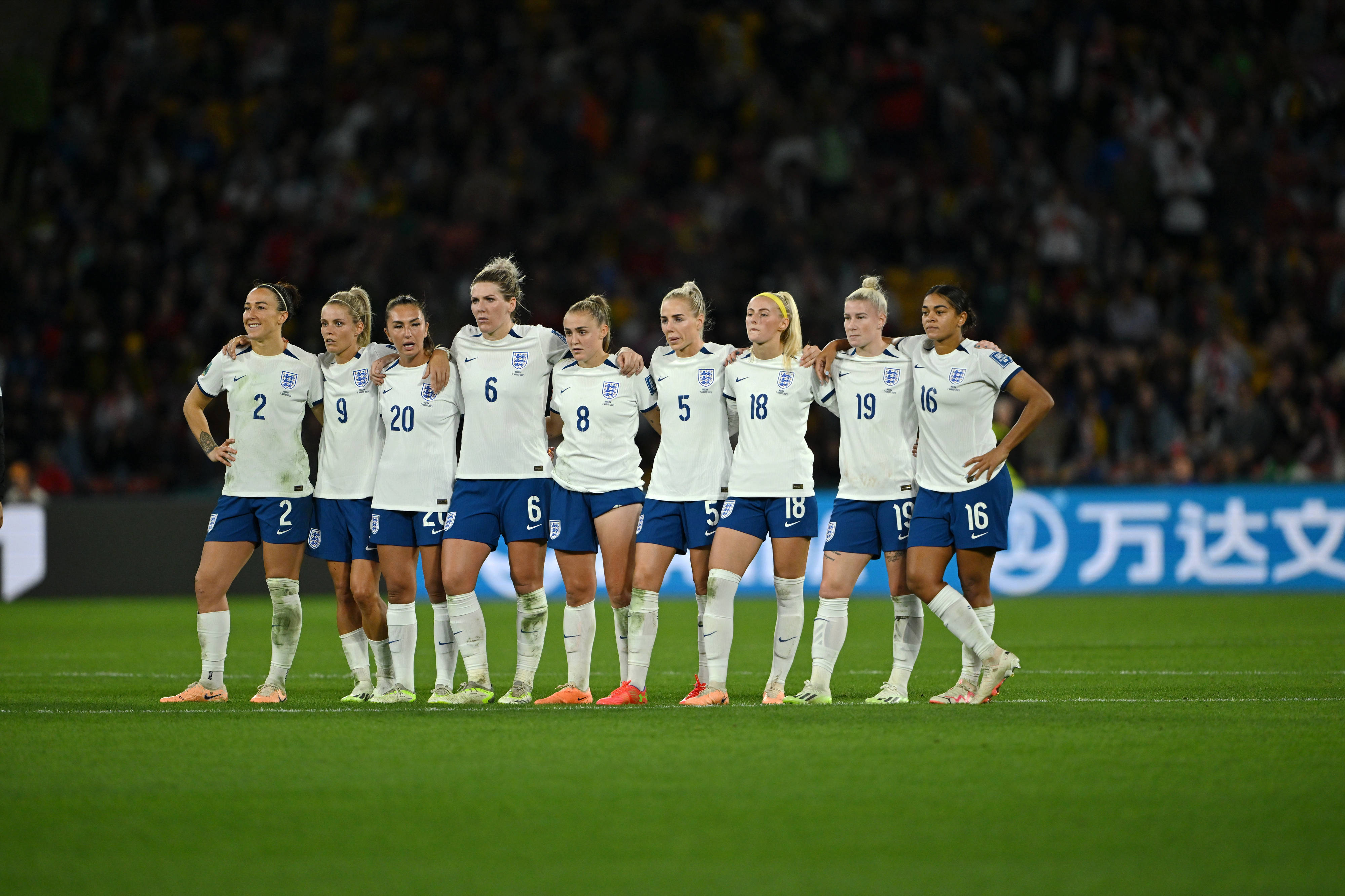 尼日利亚女足队员斗志昂扬，晋级比赛半决赛