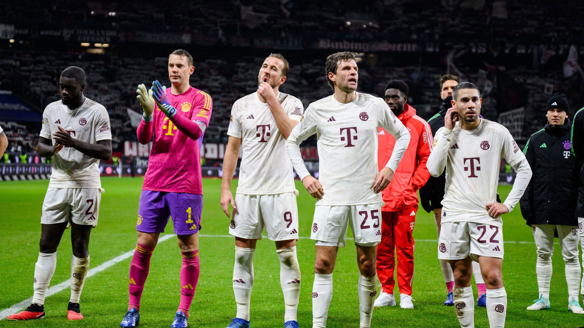 莱比锡红牛完胜勒沃库森，哈里·凯恩绝境逆转