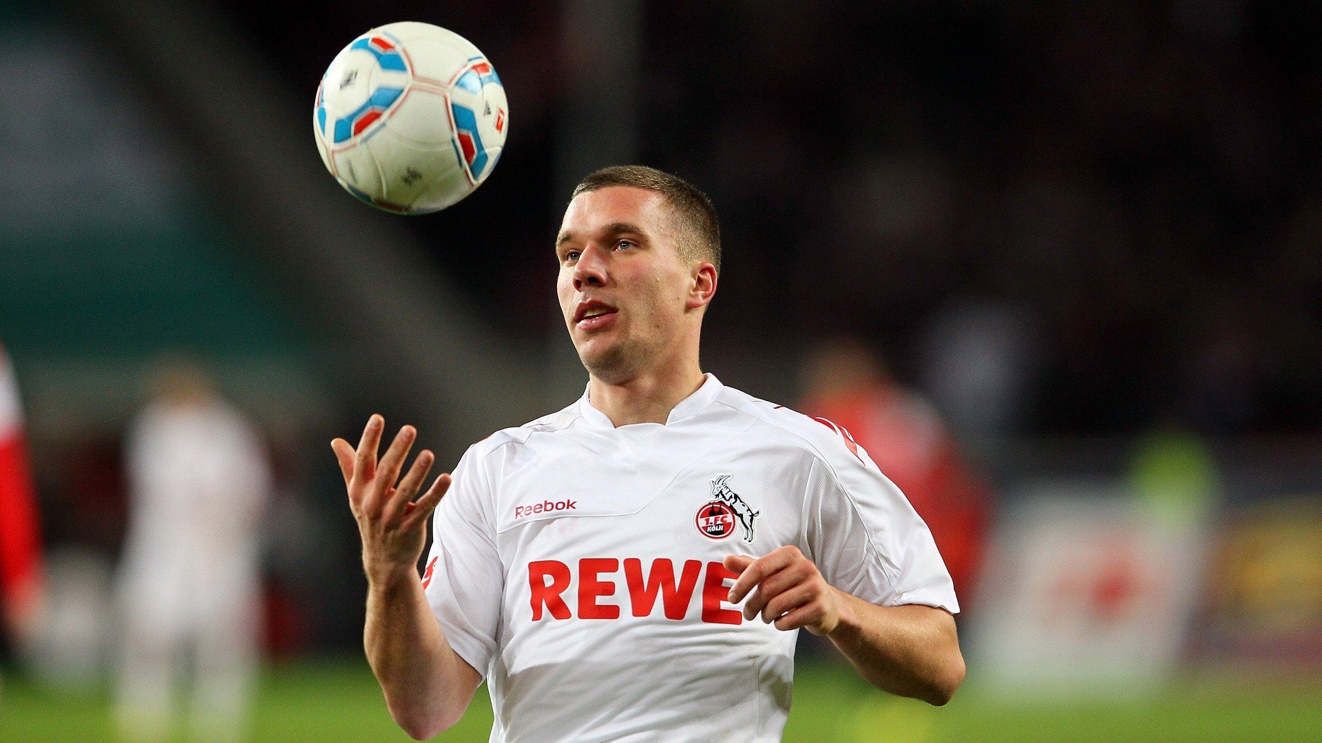 巴尔干铁骑的逆袭与罗马王子的加冕，欧冠之夜的双重奏