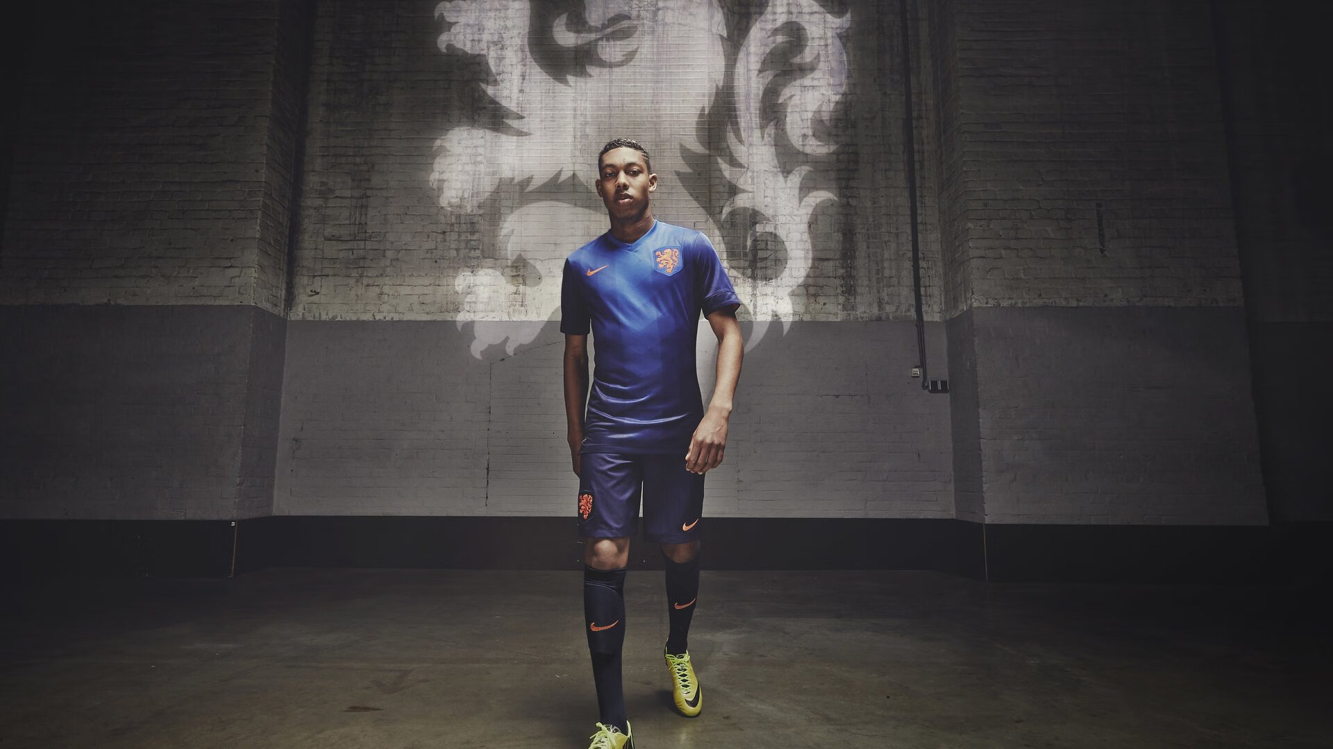 足球的独一时刻,当几内亚奇迹遇上阿圭罗的德甲黄昏接管